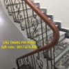 Cầu thang sắt nghệ thuật 800, cầu thang sắt nghệ thuật tay vịn gỗ